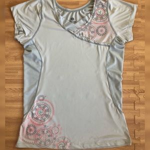 Sherpa v-neck mesh adventure gear tee size L